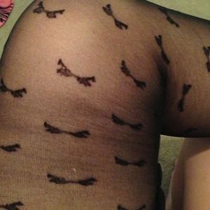 Now patterned tights