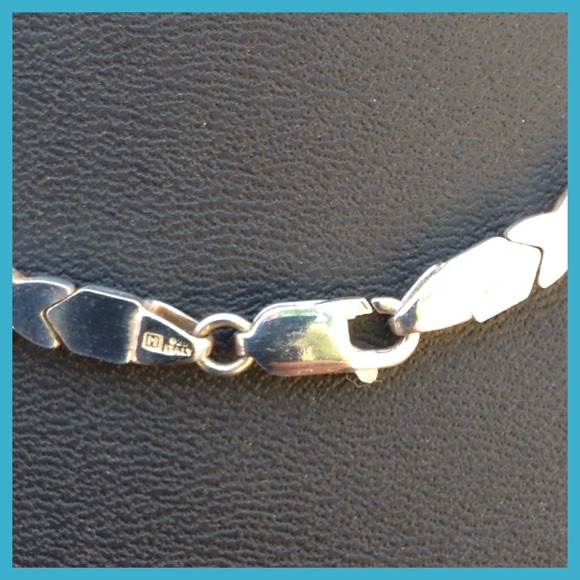 ๐Host Pick๐ 925 Sterling Silver XOXO necklace - Picture 3 of 3