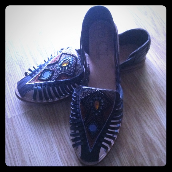 💘REDUCED💘NWOT Chinese Laundry Bejeweled Sandals!