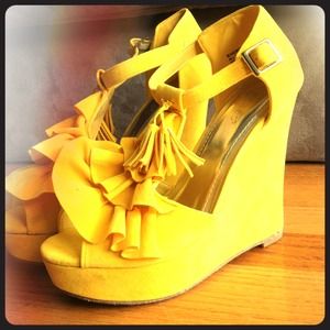 Brand new yellow wedges
