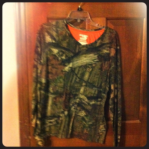 Ladies Camo long sleeve shirt