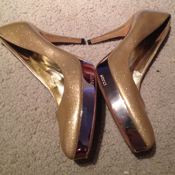 Authentic Gucci Gold/Glitter Heels Size 8!!!