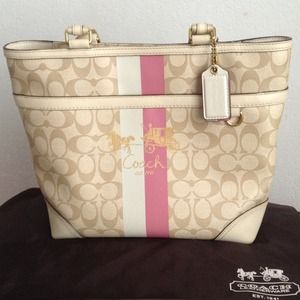 Signature leather authentic Coach tote