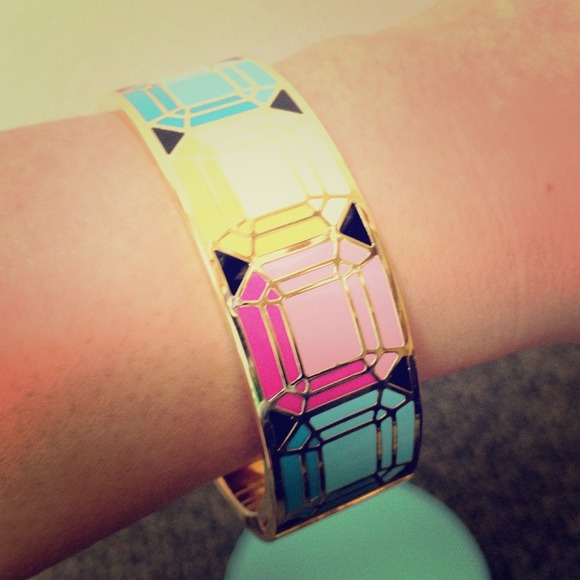 🎀SOLD🎀 Kate Spade " On the Rocks " Hinged Bangle