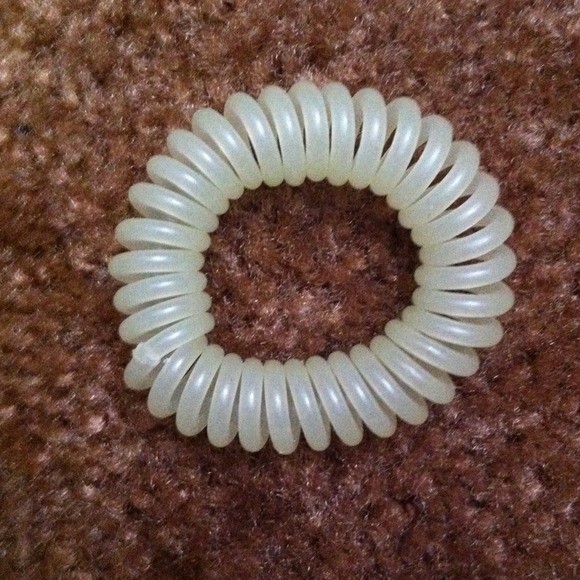 Glow in the dark spiral key chain bracelet!