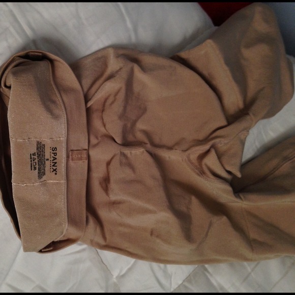🚫SOLD🚫 via PP SPANX size Small