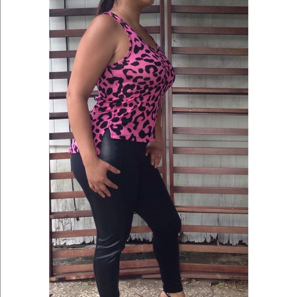 🔴Sold🔴Hot Pink & Black Top - Picture 3 of 4