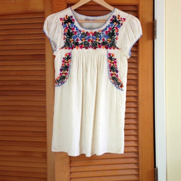 Old Navy Embroidered Top