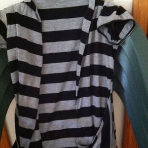 Junior's Size Lg Cute Short Sleeve Top