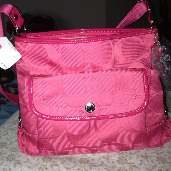 🎀Pink Coach Daisy Signature File Messenger Bag🎀