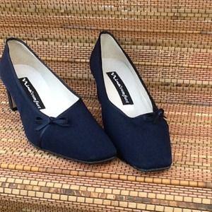 For @Dawnstreasures........Navy Blue Shoes. JW11