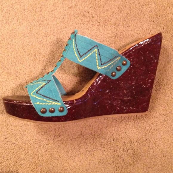 Summer wedges! Never worn! - Picture 2 of 4