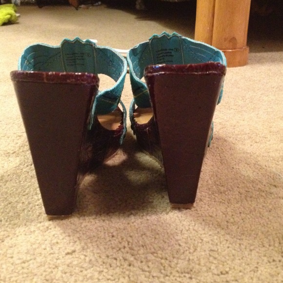 Summer wedges! Never worn! - Picture 3 of 4