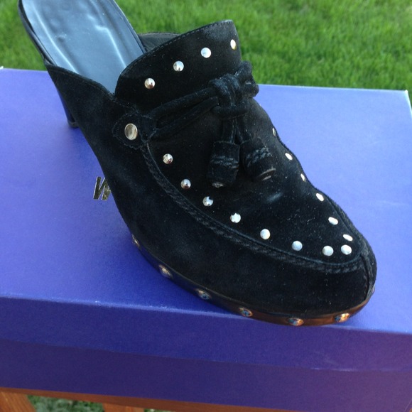 Shoes - Picture 2 of 3