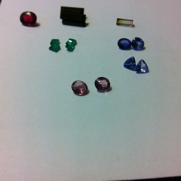 Genuine color stones!