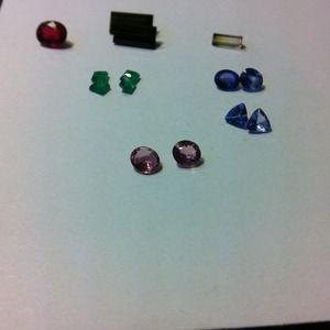 Genuine color stones!