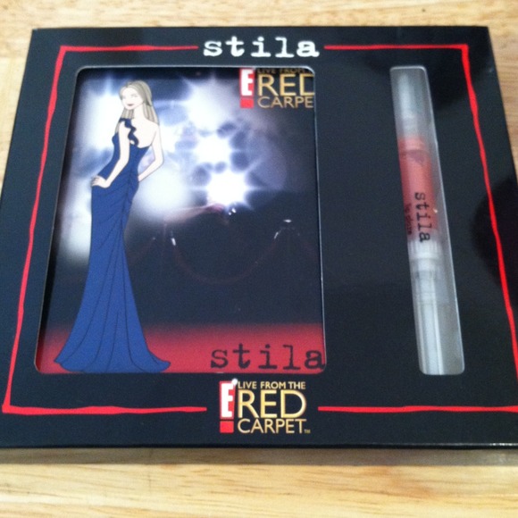 SOLD---Stila Breaking beauty collectible