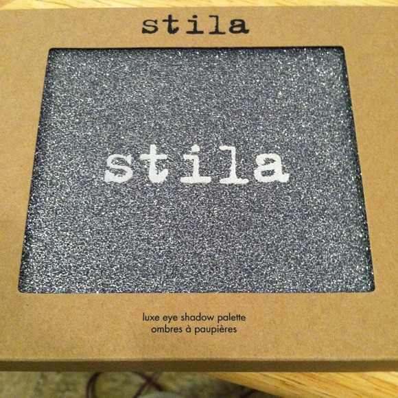 SOLD---Stila luxe eye shadow palette