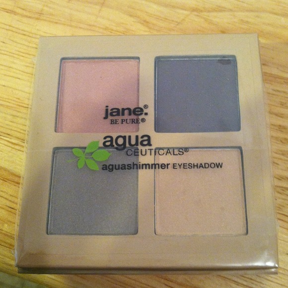 SOLD----Jane agua ceuticals agua shimmer eyeshadow