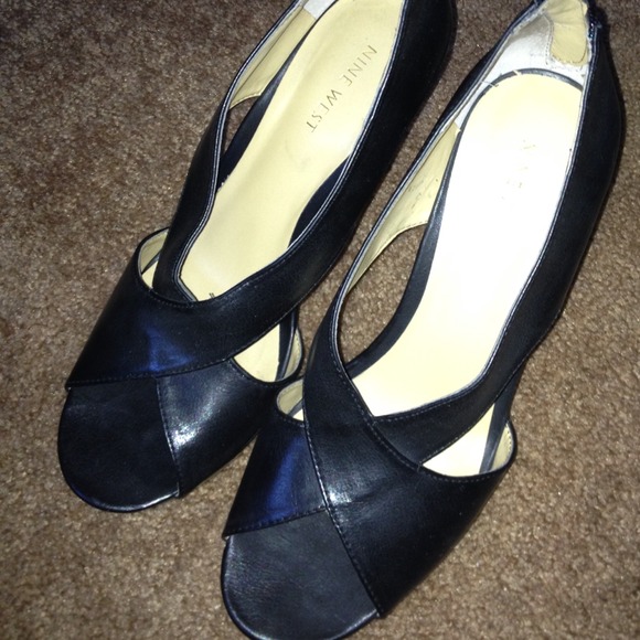 **SOLD** Nine West shoes. Size 7.5