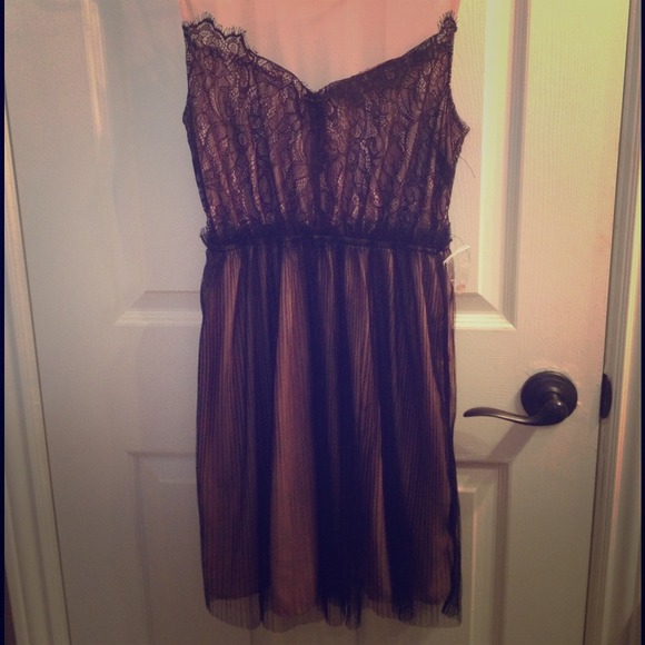 Forever 21 short lace dress