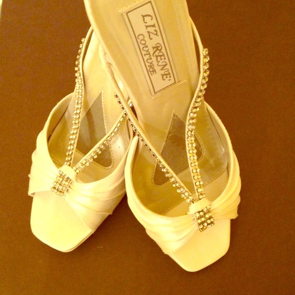 Fabric upper, synthetic lining, leather sole