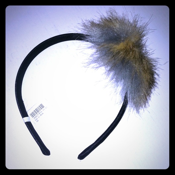 Claire's headband with fur accent