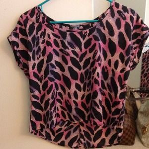 Hi-lo leopard print top
