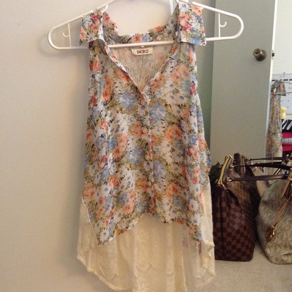 Floral lace chiffon collared top