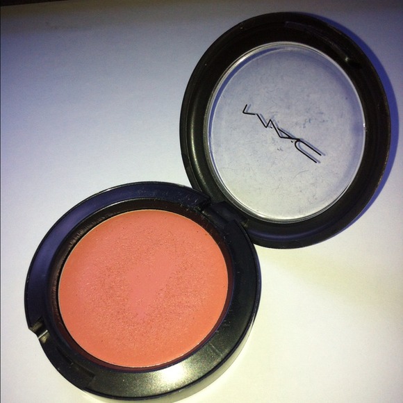 SOLD🎈MAC cream blush in Ladyblush - Picture 1 of 2