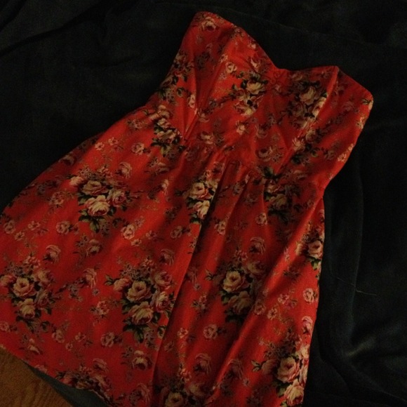 Floral Summer Dress - Picture 1 of 4