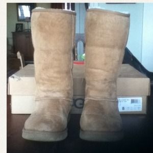 SOLD Ugg Australia boots