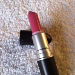 SOLD! **MAC amplified lipstick in Scanty