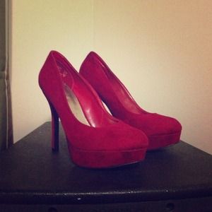 ✨REDUCED PRICE  - Red Pumps