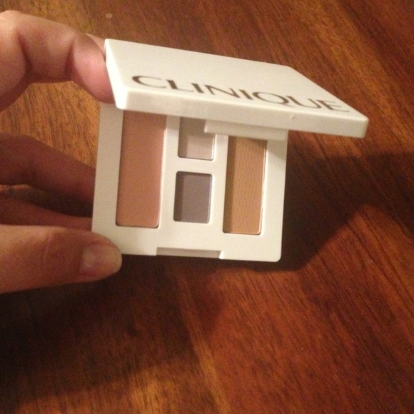 💌SOLD💌Clinique Eye Shadow/Powder/Blush Compact