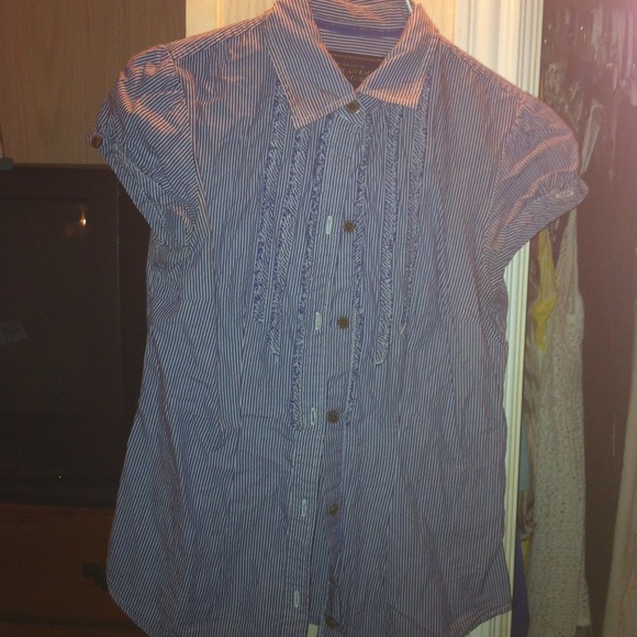 American eagle button up