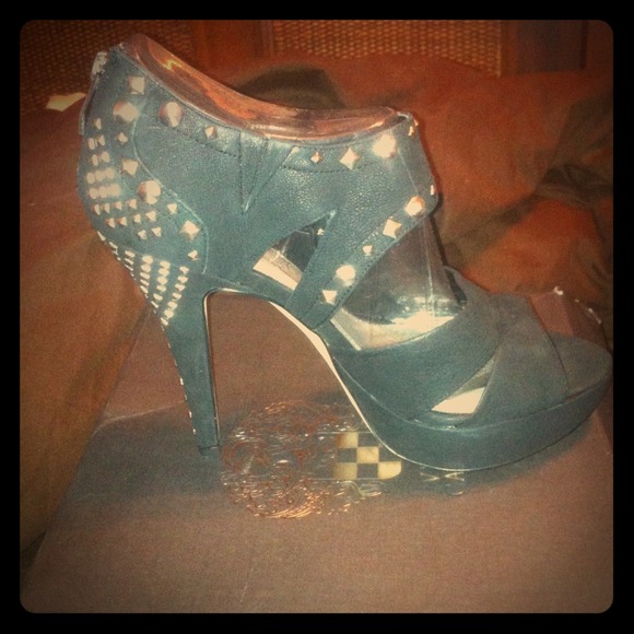 Vince Camuto Maxim pumps