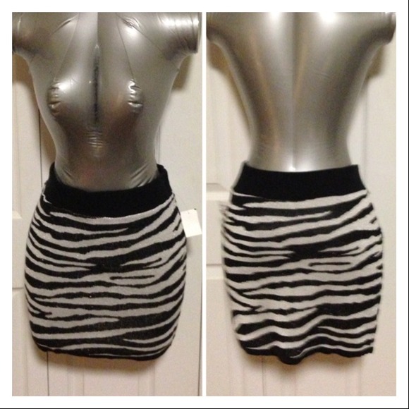 Zebra print Sweater mini skirt