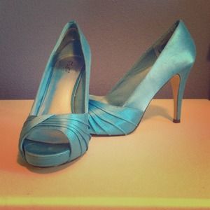 RSVP Maison Teal platform pumps