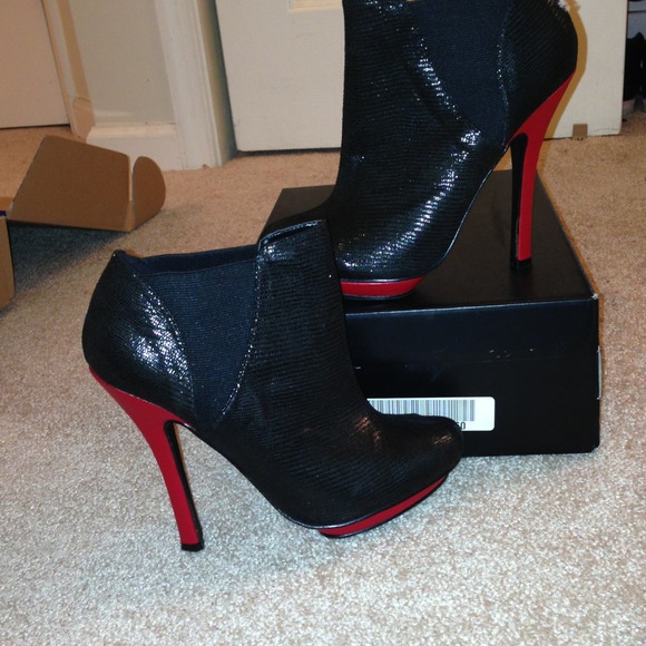 Sexy anklet boots- black with red bottoms