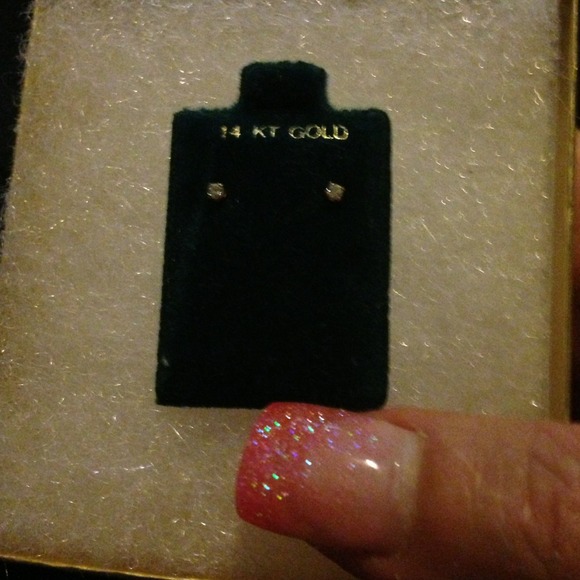 Diamond studs