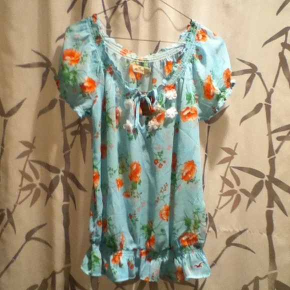 New Hollister Aqua flowered shirt Size Large