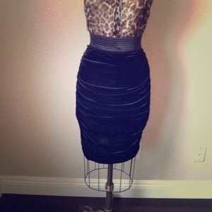 Velvet ruched skirt | black