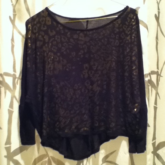 Cute black shirt with gold cheetah pattern