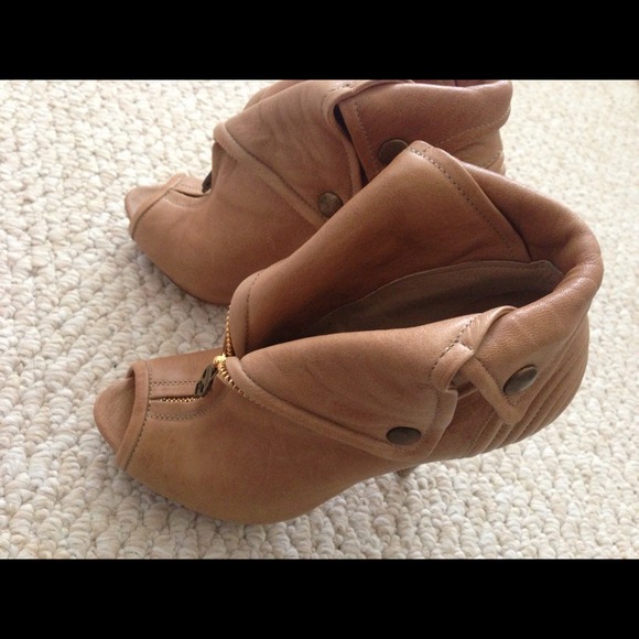 Alexander mcqueen booties. Only worn once. - Picture 3 of 4
