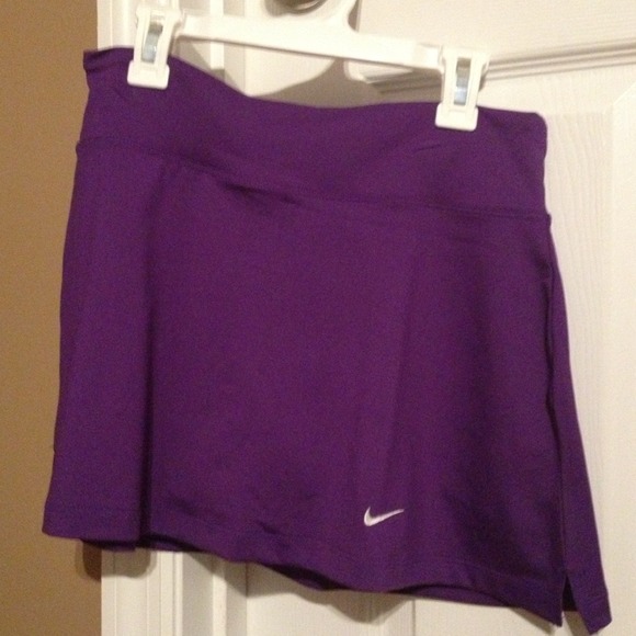 Nike Dri-Fit Tennis Skirt. Purple. Size S.