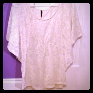 ✅✅✅REDUCED!!!✅✅✅White lace top