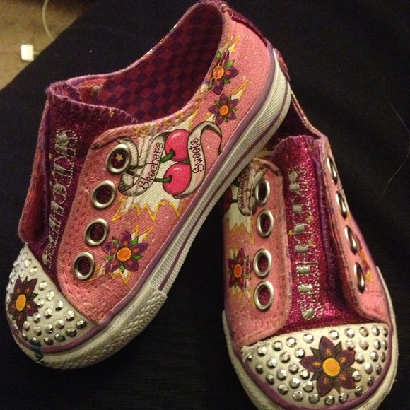 TRADED-Toddler Pink Sketchers, siZe 6 - Picture 1 of 4