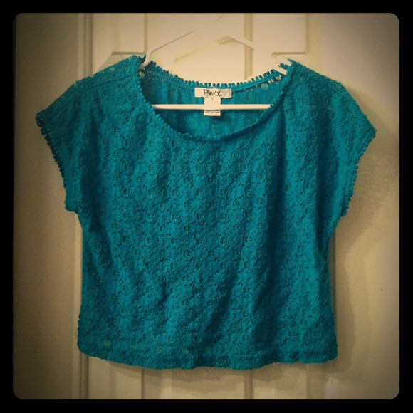 ⬇Reduced⬇ Laced crop top