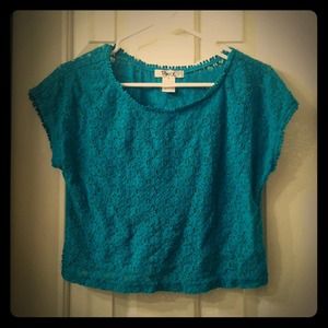 ⬇Reduced⬇ Laced crop top